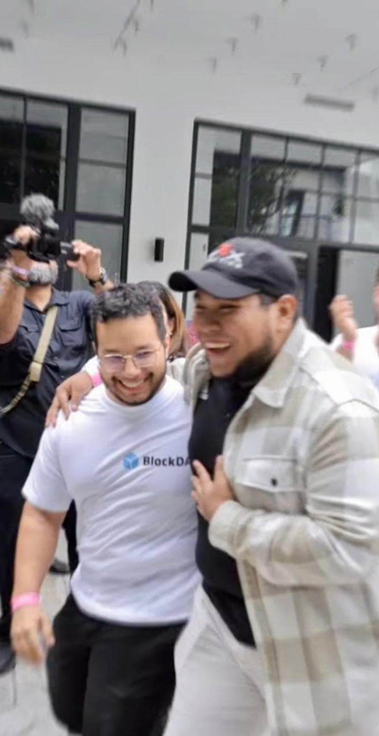 Carlos en hackathon